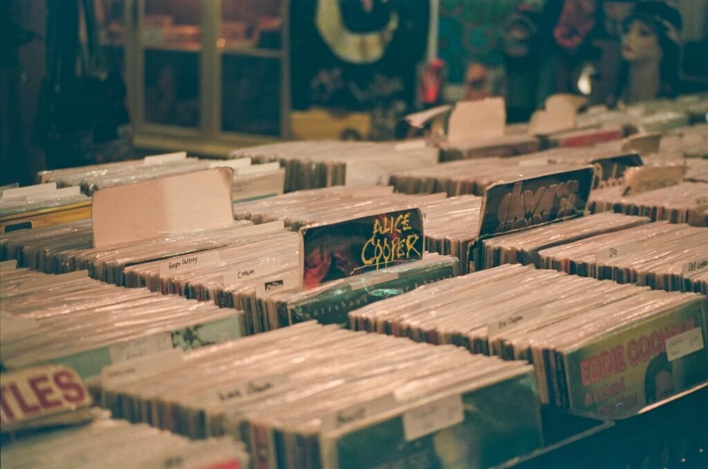 Fake Vinyl Records Seized UK: What 6,500 Bootlegs Tell Us